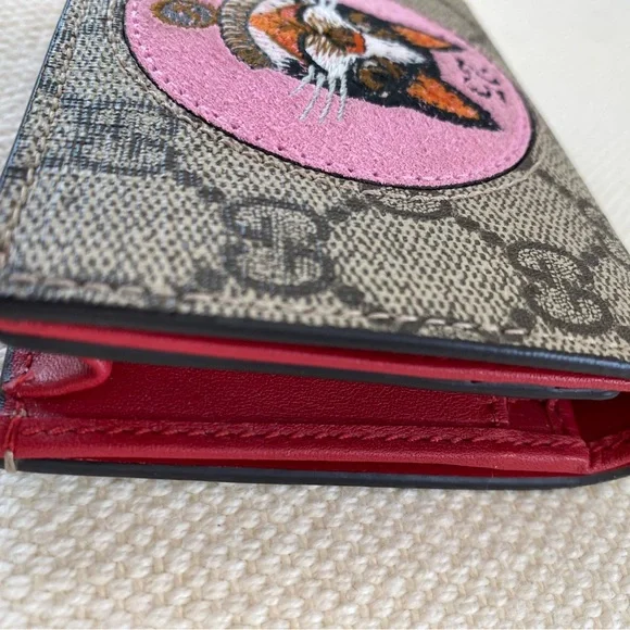 GUCCI GG Supreme
Canvas Mystic Cat
Compact Wallet - Picture 11 of 13